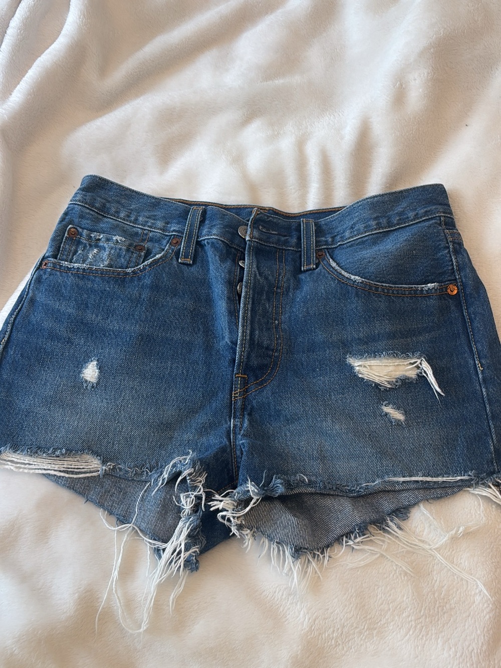 Levi 501 shorts size 27